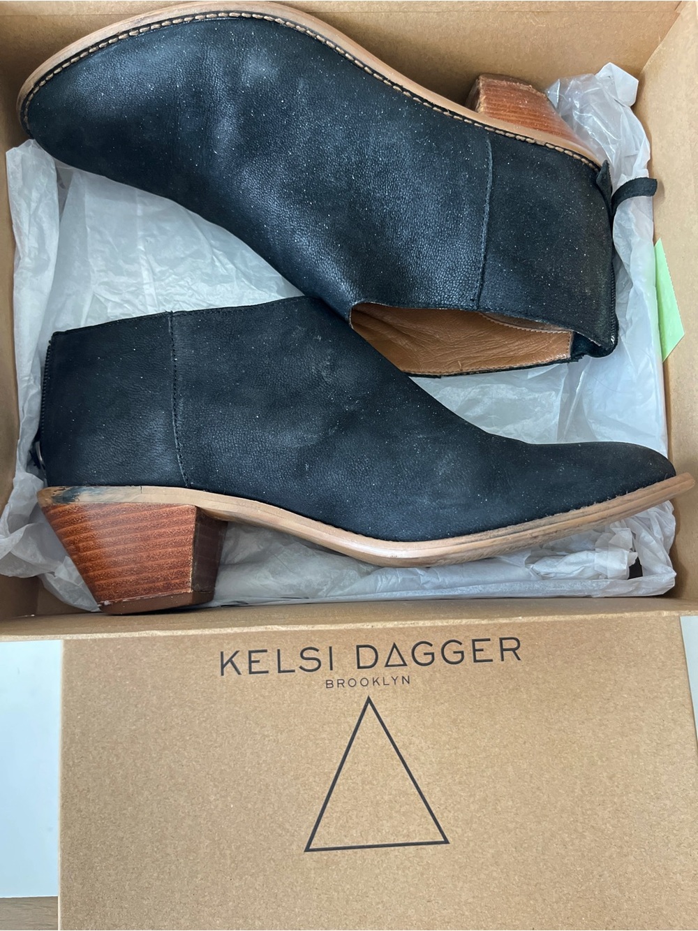 Kelsi Dagger Black Suede leather Ankle Booties Womens 9.5 shoes boots! Back zip